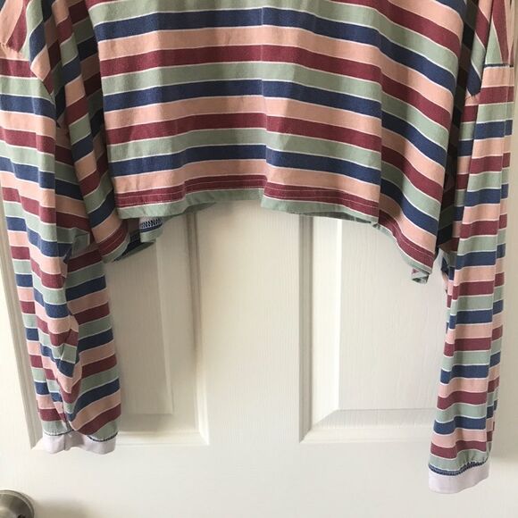 3/$15 Missguided long sleeve striped crop top - Picture 3 of 4